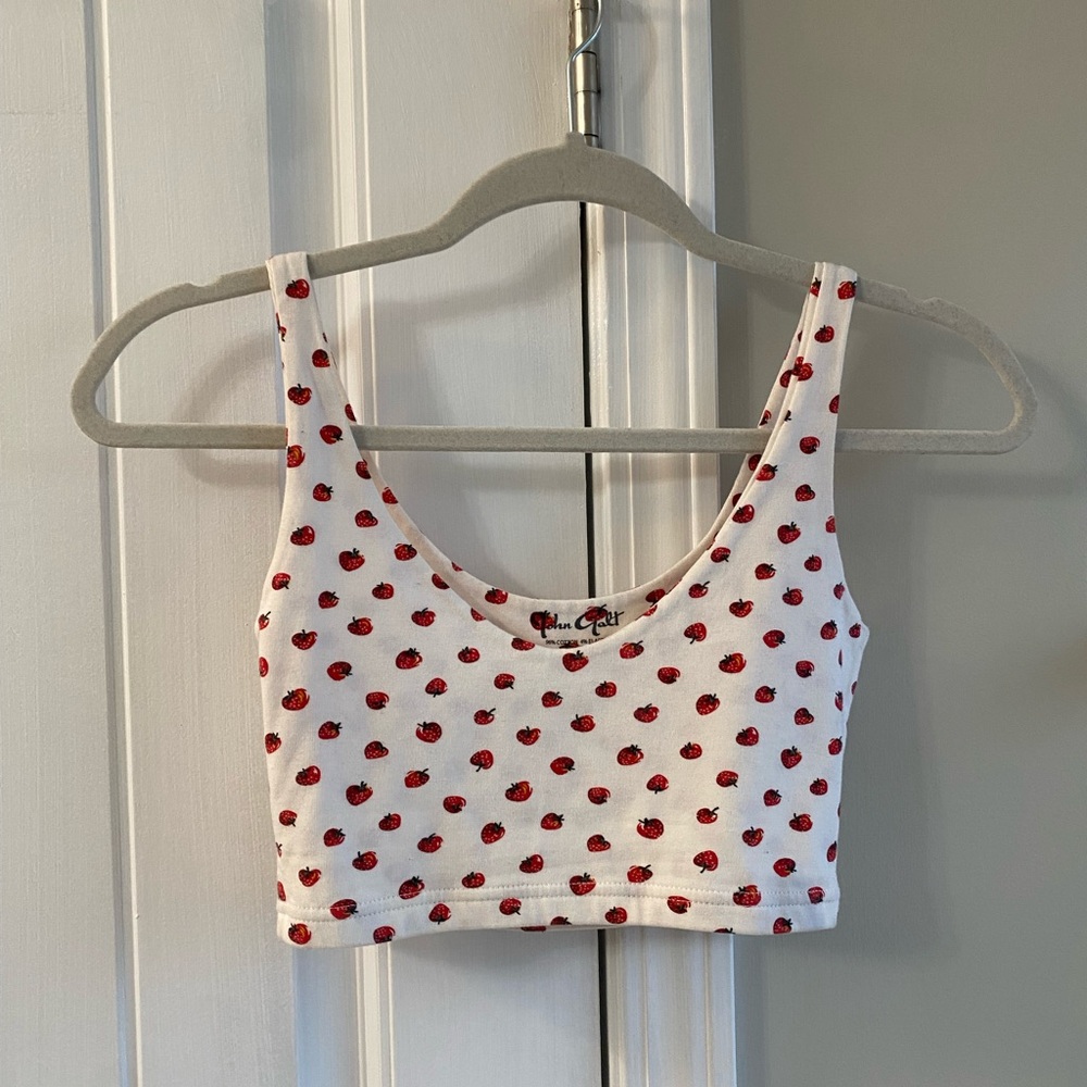 Brandy tank 🍓 very cutesy